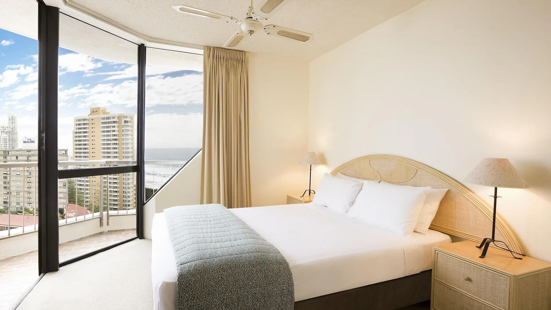 Paradise Centre Apartments Голд-Кост Австралия