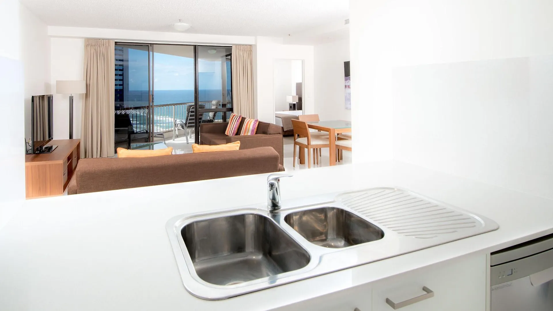 Paradise Centre Apartments Голд-Кост 4*,  Австралия