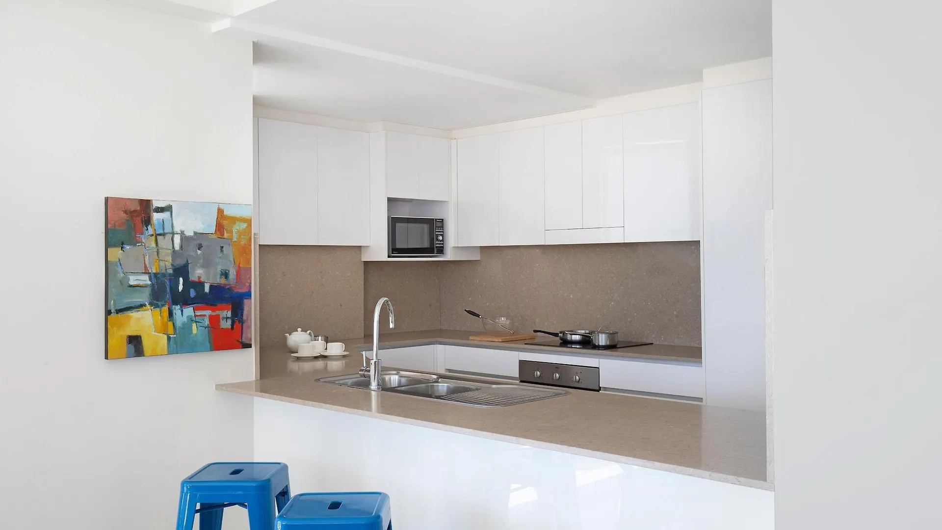 Paradise Centre Apartments Голд-Кост 4*,  Австралия