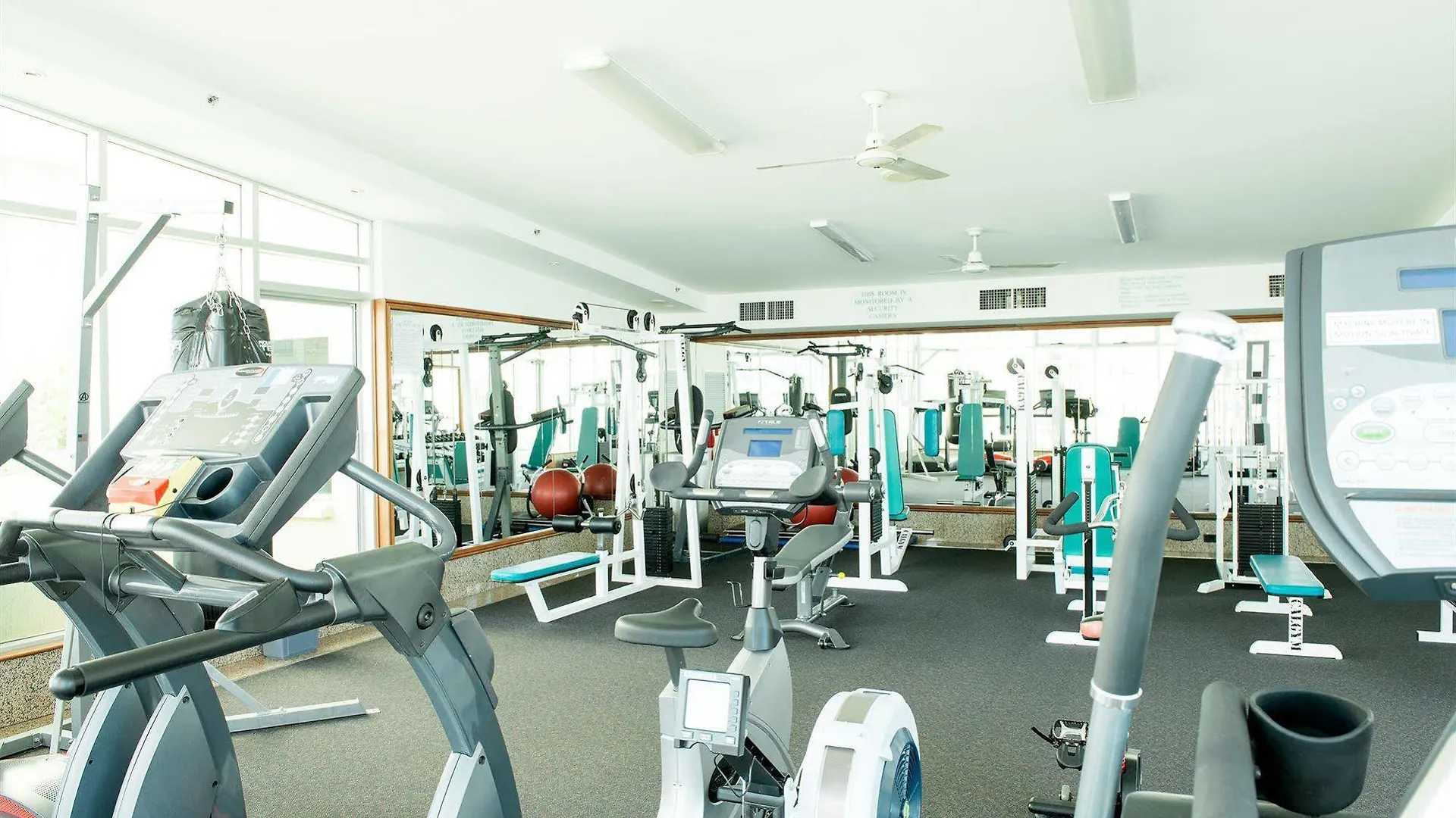 Paradise Centre Apartments Голд-Кост 4*,  Австралия
